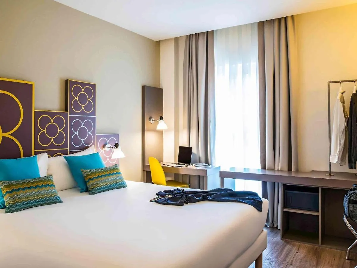 Ibis Styles Barcelona Centre Hotel 2*,
