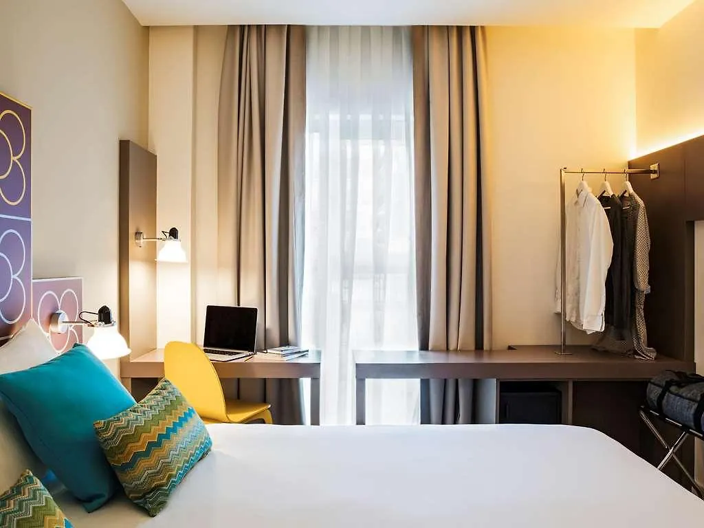 Ibis Styles Barcelona Centre Hotel 2*,