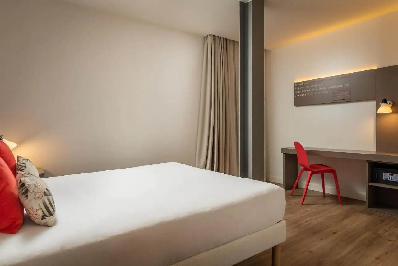 **  فندق Ibis Styles Barcelona Centre إسبانيا